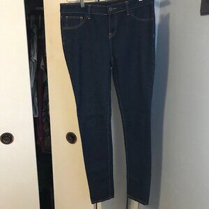 Ladies Mid Rise Skinny Jeans Size 9 $5.00 AS An ADD ON